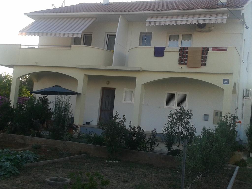 Apartments Maco Petrcane Quarto foto