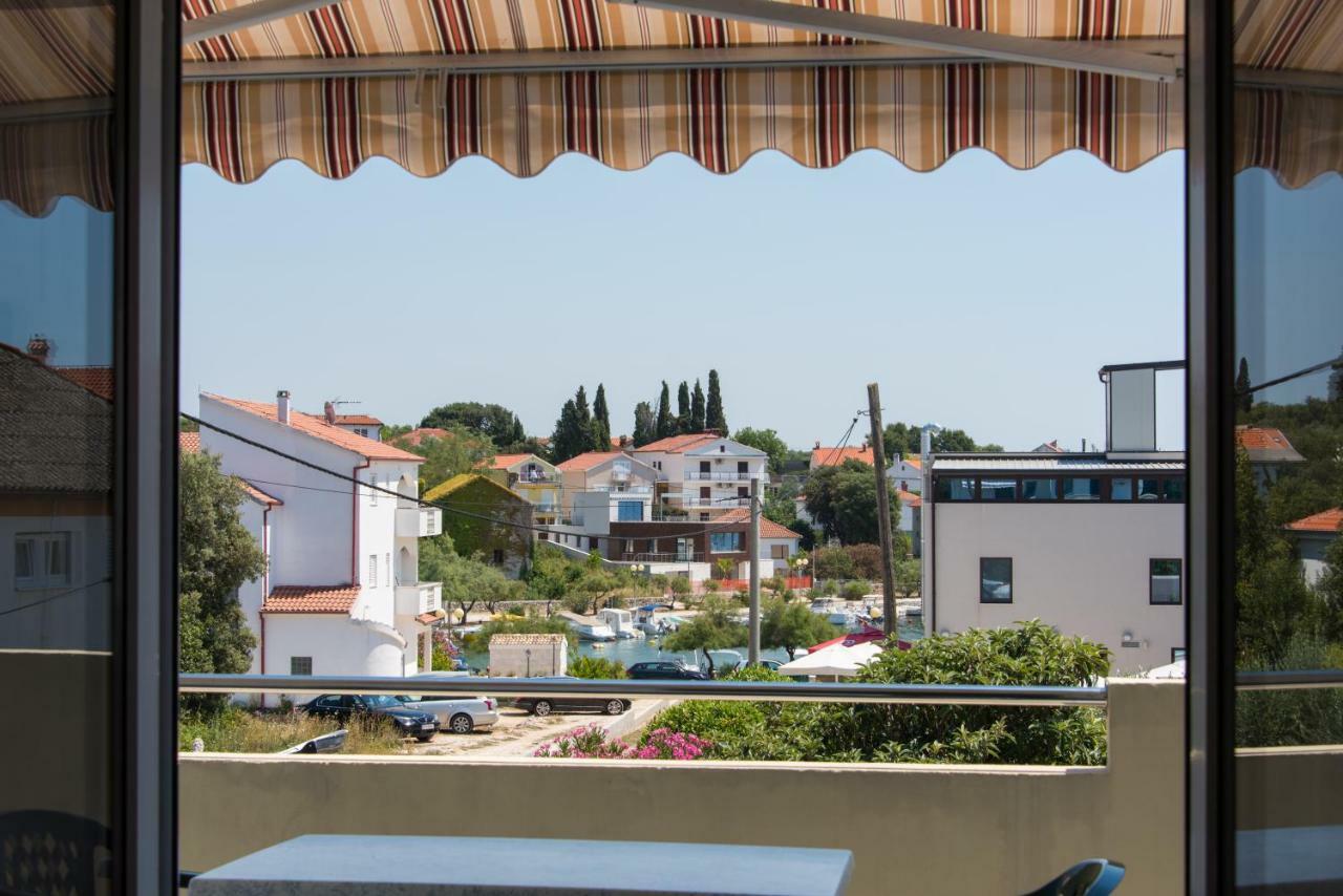 Apartments Maco Petrcane Exterior foto